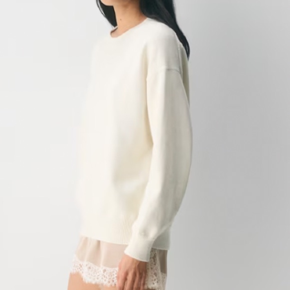 Aritzia Izabbele Crewneck Sweater.NWT. - Picture 4 of 8